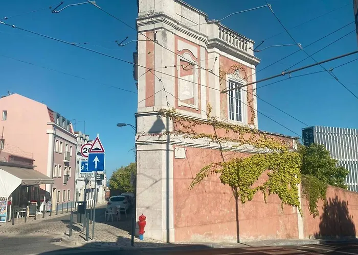 Almirante24 - With Garden - Ajuda Palace & Royal Treasure Museum Apartment *