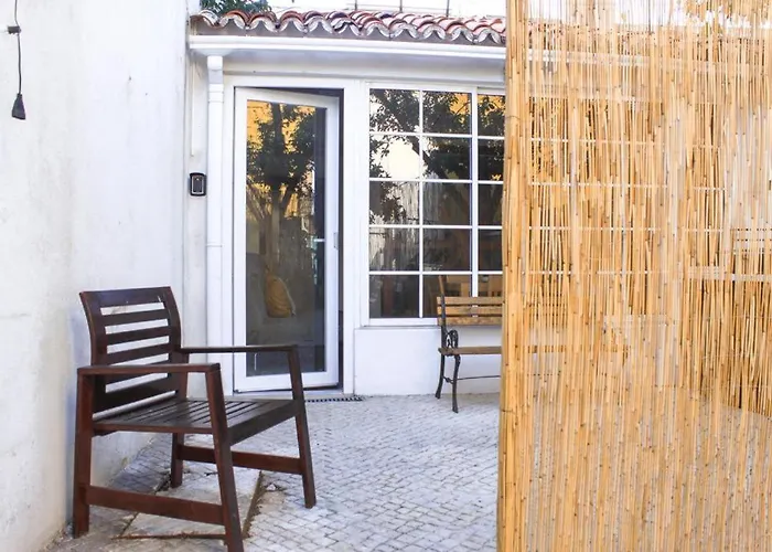 Almirante24 - With Garden - Ajuda Palace & Royal Treasure Museum Apartment